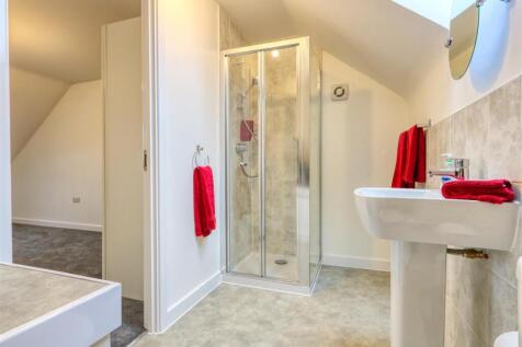Ensuite to Bedroom One