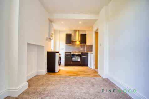 KITCHEN / LOUNGE / DINING ROOM