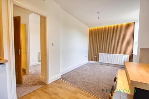 KITCHEN / LOUNGE / DINING ROOM