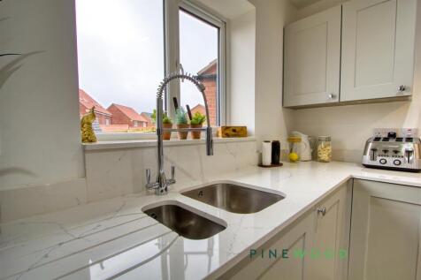 Kitchen / Breakfast Room