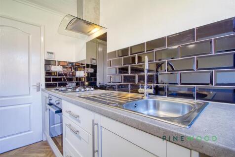 BREAKFAST KITCHEN/DINING ROOM