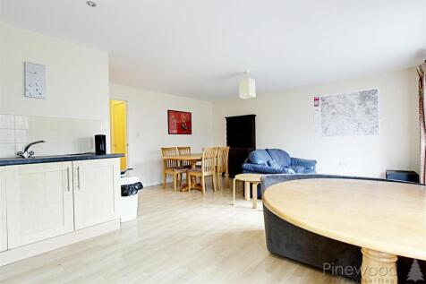 kitchen/lounge/diner