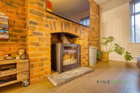 RECEPTION ROOM - LOUNGE