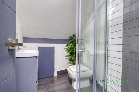 SHOWER ROOM (2ND FLOOR)