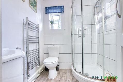 GROUND FLOOR SHOWER ROOM