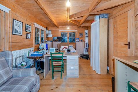 8627079-interior13.jpg