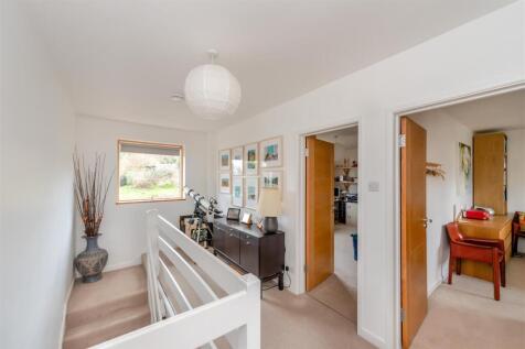 8587992-interior01.jpg