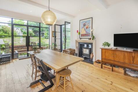 8562263-interior05.jpg