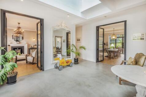 8562263-interior06.jpg