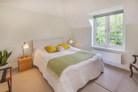 8562263-interior10.jpg