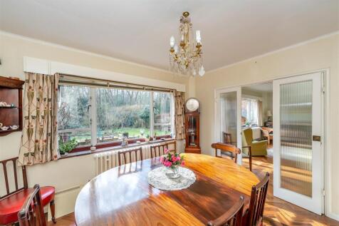 8633716-interior10.jpg