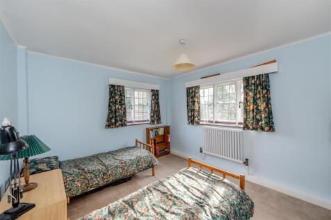 8633716-interior02.jpg