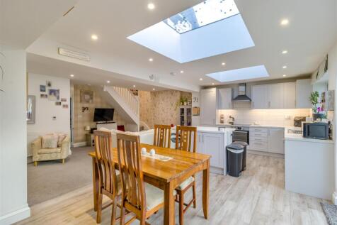 8638738-interior10.jpg