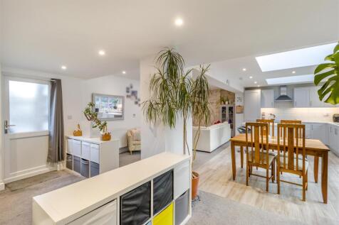 8638738-interior12.jpg