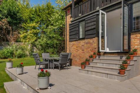 8648587-exterior15.jpg