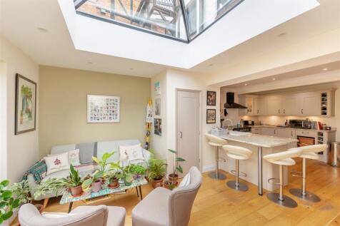 8649826-interior21.jpg