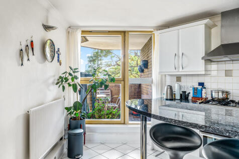 1 Blantyre Walk, ...