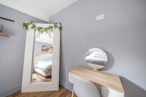 Self contained lower ground floor apartment