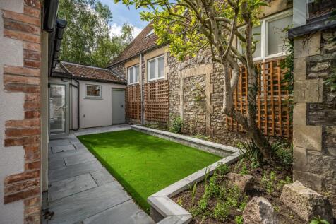 Courtyard garden