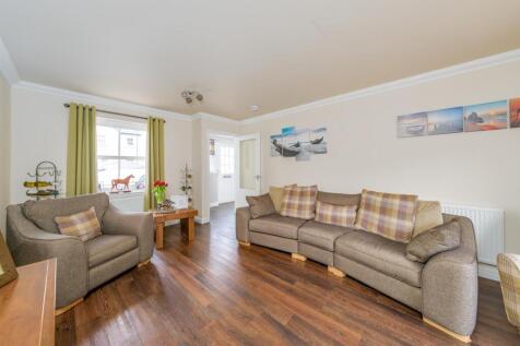 54 Springwood Rise-04.jpg