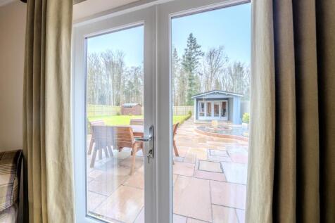 54 Springwood Rise-05.jpg