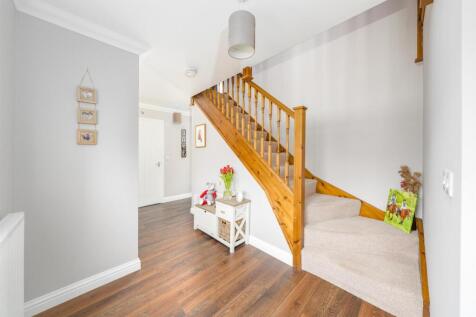 54 Springwood Rise-06.jpg
