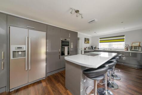54 Springwood Rise-08.jpg