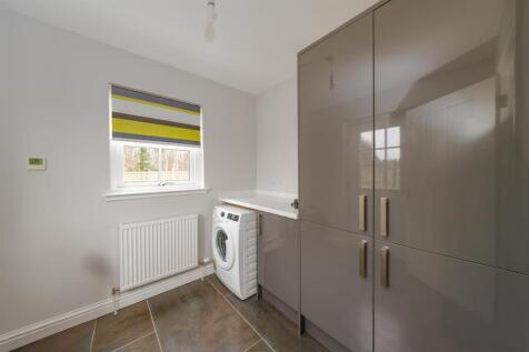 54 Springwood Rise-10.jpg