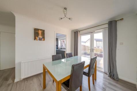 14 DOUGLAS CRESCENT-06.jpg