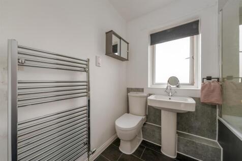 14 DOUGLAS CRESCENT-13.jpg