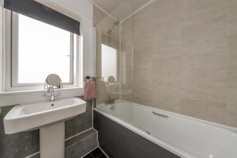 14 DOUGLAS CRESCENT-14.jpg