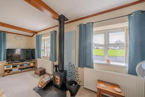 3 Maple Crescent Springwood Village Kelso-06.jpg