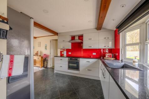 3 Maple Crescent Springwood Village Kelso-09.jpg