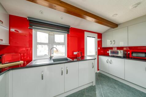 3 Maple Crescent Springwood Village Kelso-11.jpg