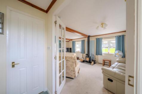 3 Maple Crescent Springwood Village Kelso-07.jpg