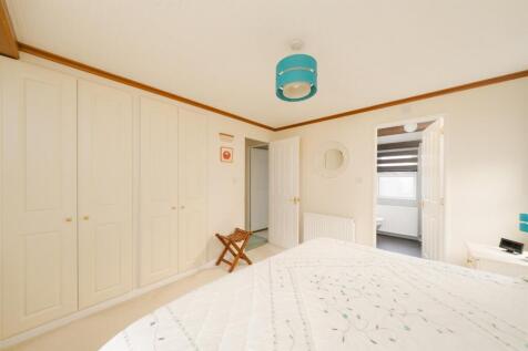 3 Maple Crescent Springwood Village Kelso-15.jpg