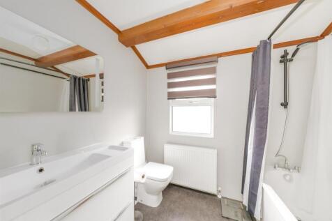 3 Maple Crescent Springwood Village Kelso-16.jpg