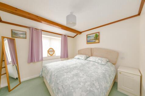 3 Maple Crescent Springwood Village Kelso-18.jpg