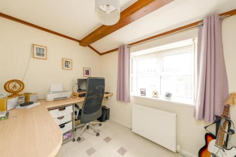 3 Maple Crescent Springwood Village Kelso-20.jpg