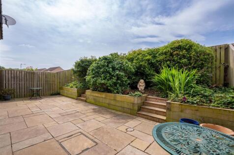 2 Fairway Court-16.jpg