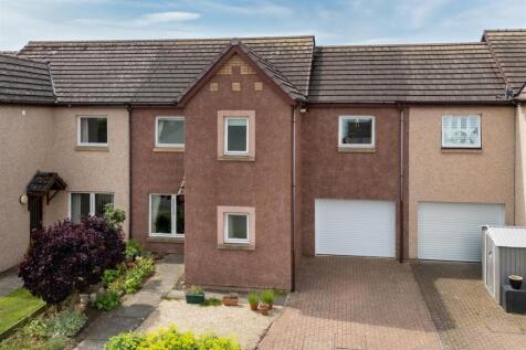 2 Fairway Court-19.jpg