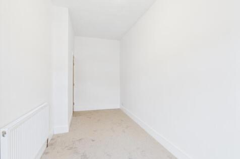 CAM04634G0-PR0047-STILL018