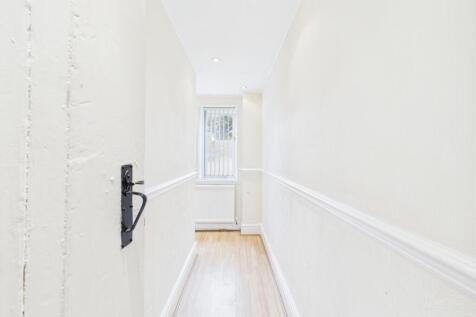 CAM04634G0-PR0049-STILL018