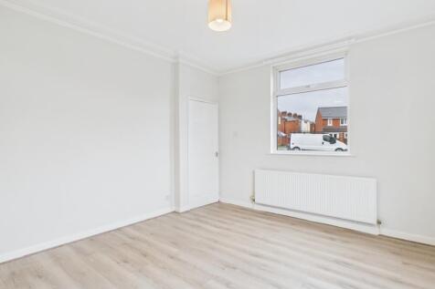 CAM04634G0-PR0055-STILL004