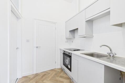 CAM04634G0-PR0061-STILL010