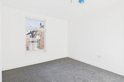 CAM04634G0-PR0061-STILL004