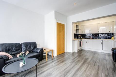 B Kitchen / Living