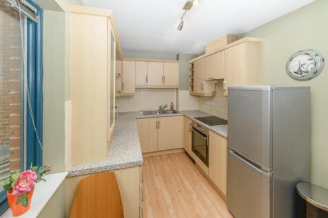 8 Mariners Wharf 6