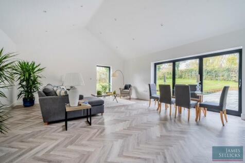 open plan kitchen, family/dining room
