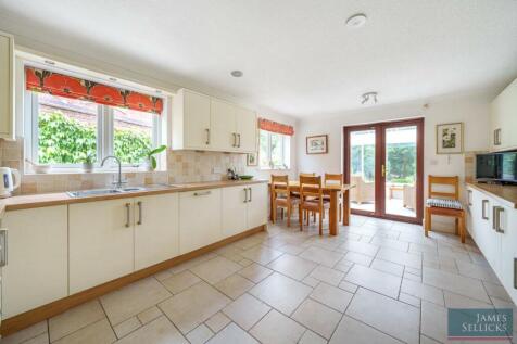 Dining kitchen
